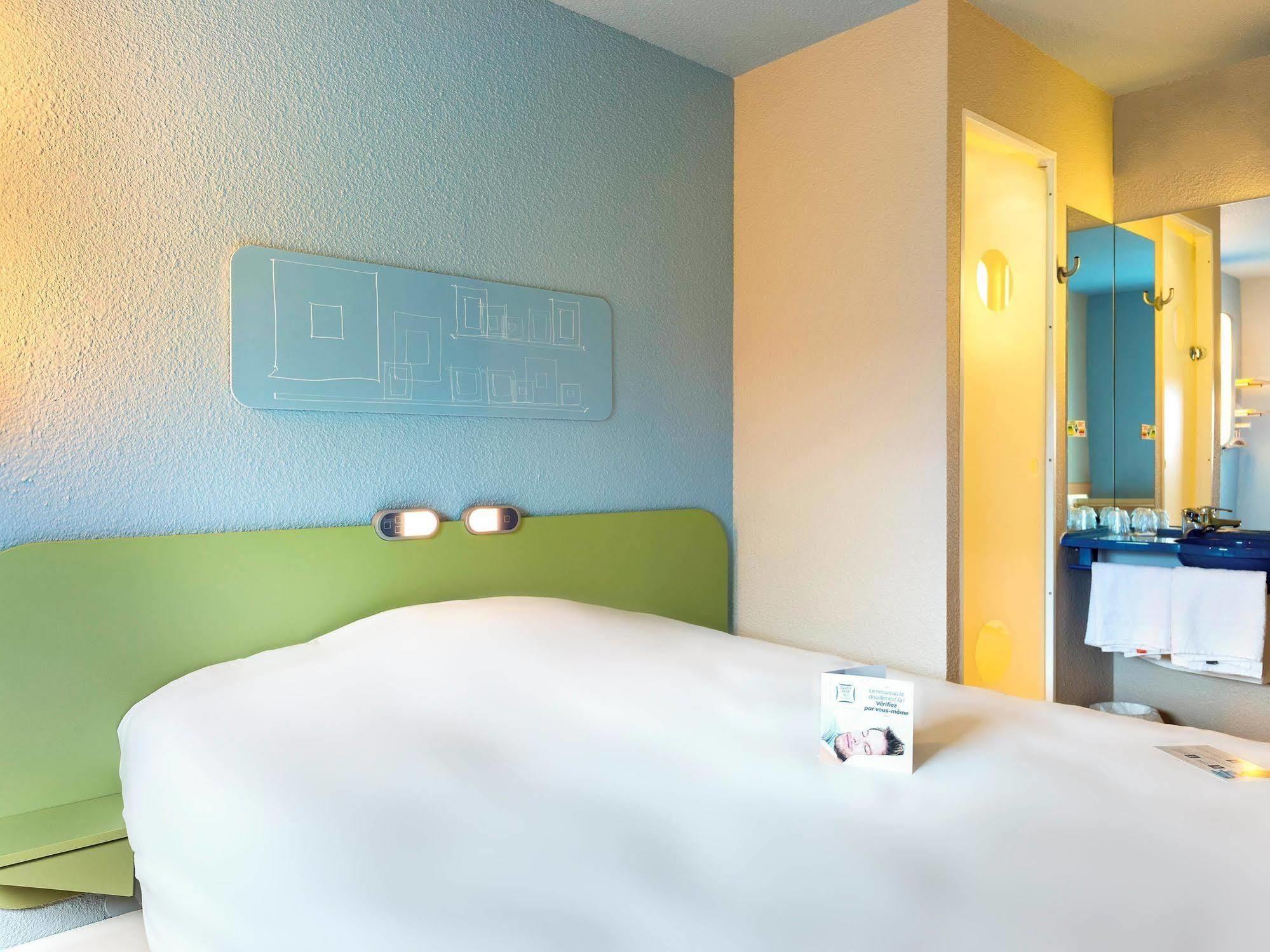 Ibis Budget La Roche Sur Yon Vendespace Mouilleron-le-Captif Buitenkant foto