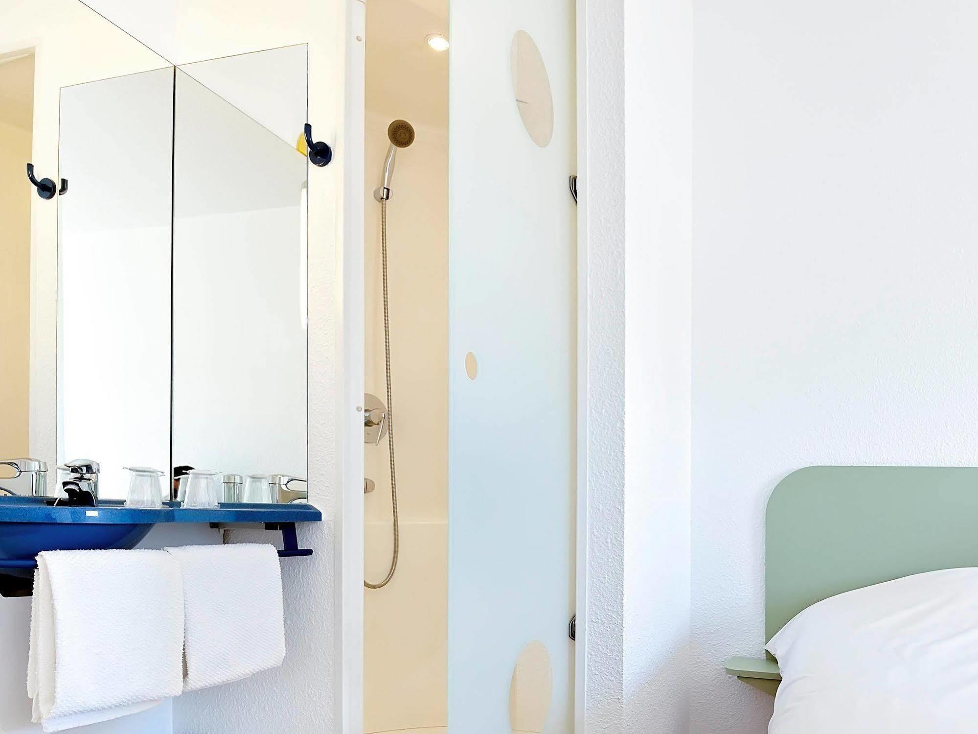 Ibis Budget La Roche Sur Yon Vendespace Mouilleron-le-Captif Buitenkant foto