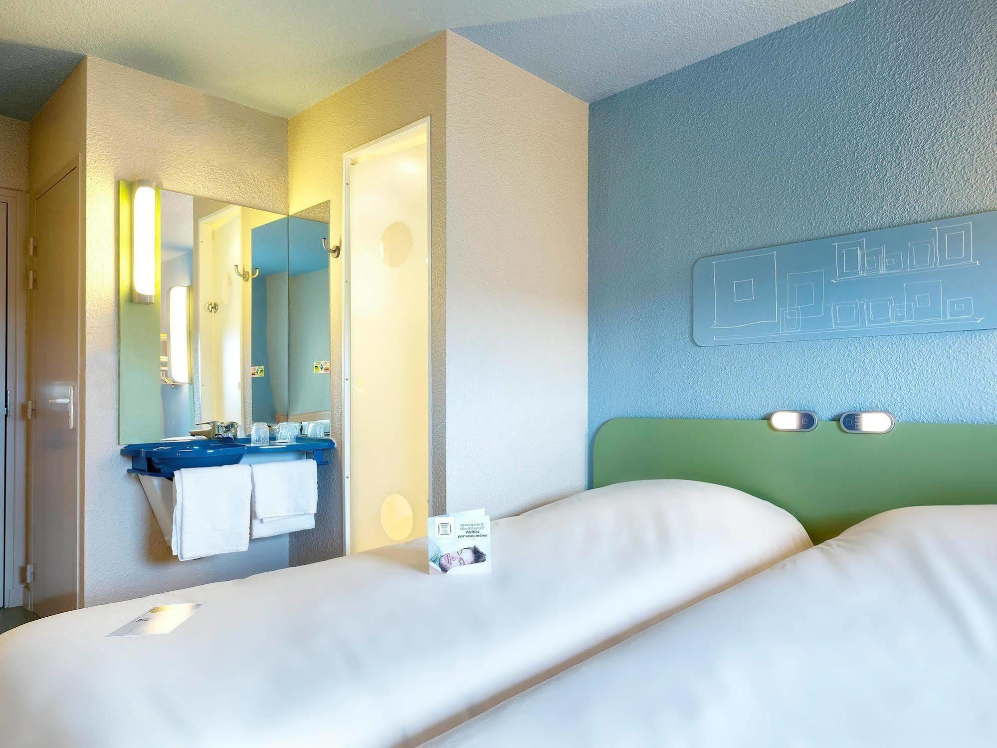 Ibis Budget La Roche Sur Yon Vendespace Mouilleron-le-Captif Buitenkant foto