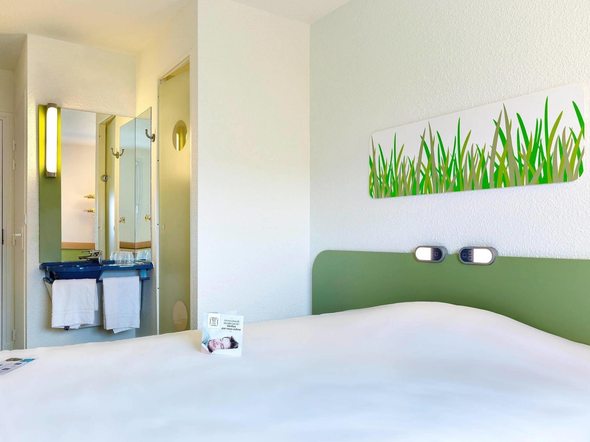 Ibis Budget La Roche Sur Yon Vendespace Mouilleron-le-Captif Buitenkant foto